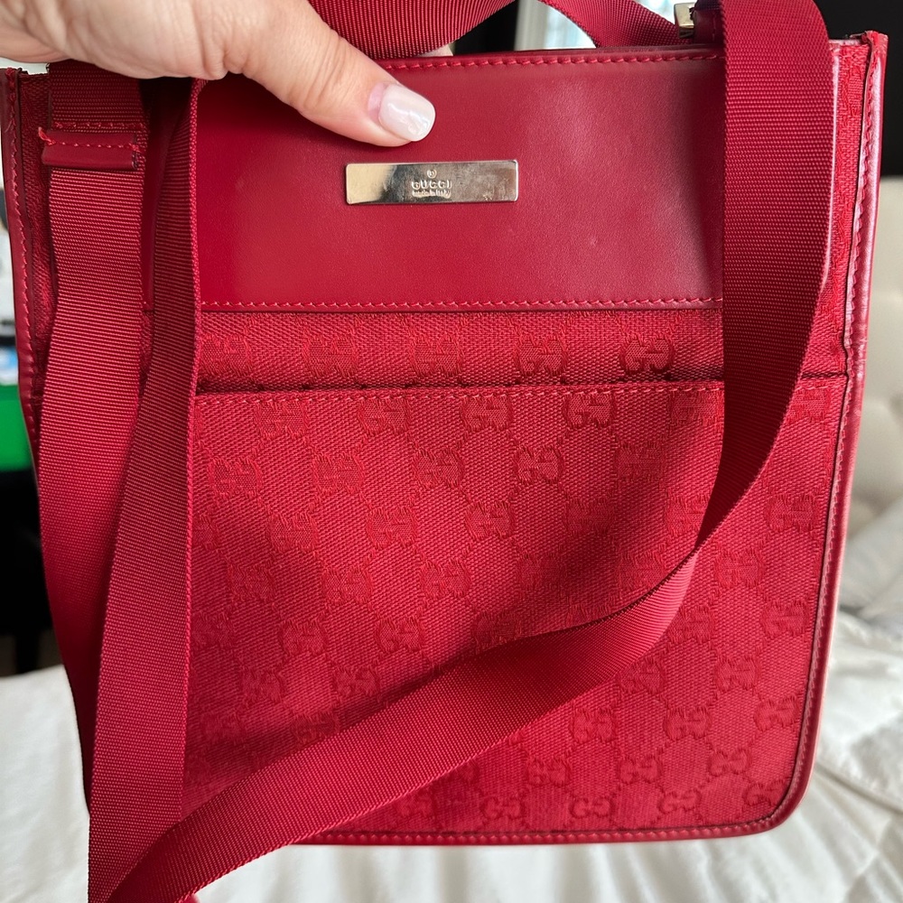 Gucci Cross Body….